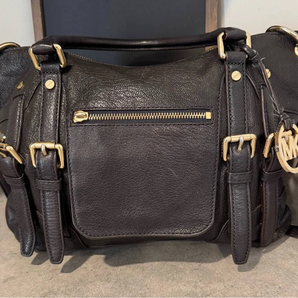 Michael Kors McGraw Slim Leather Satchel in Black with Gold Hardware! GUC!! - Picture 2 of 9